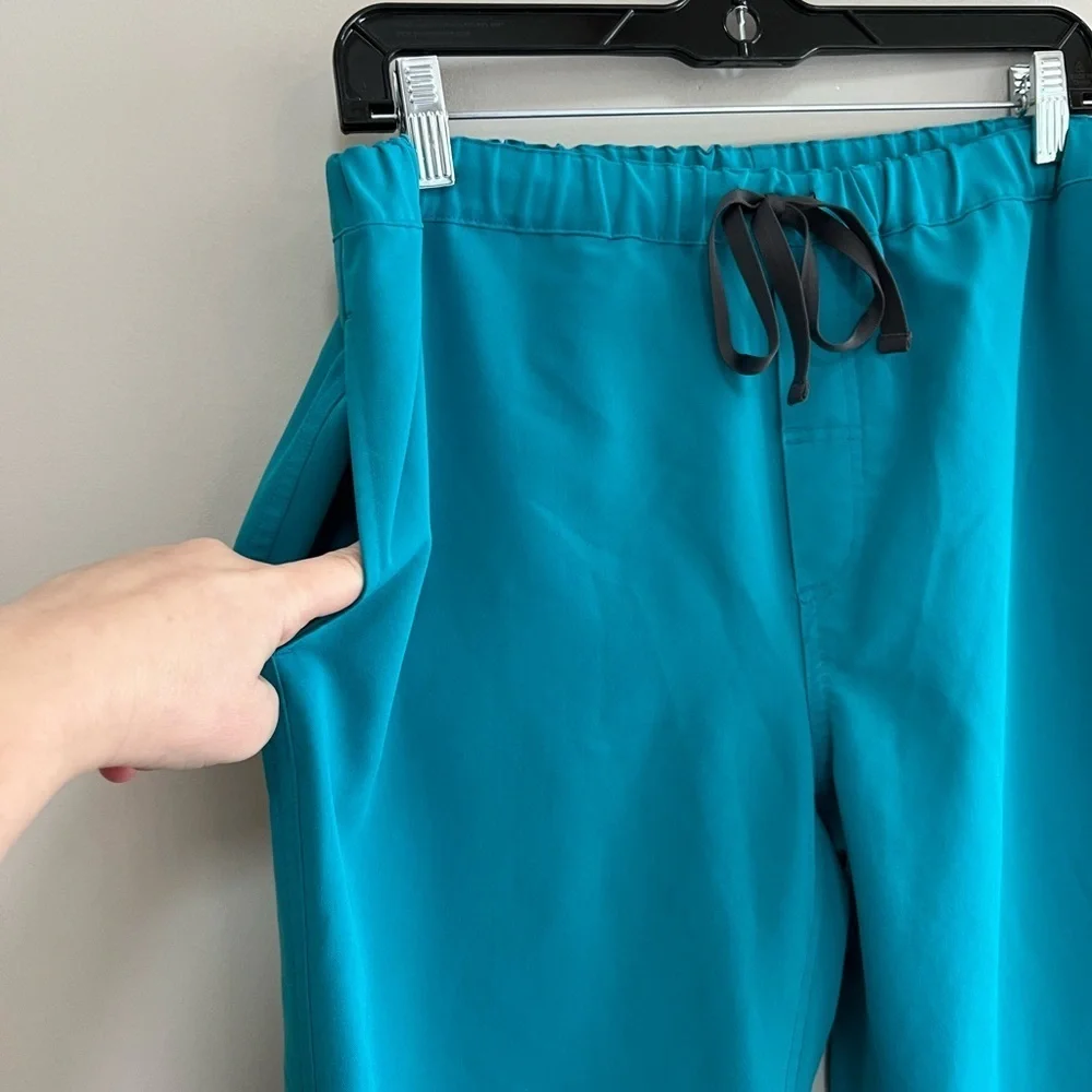 FIGS Men’s Pisco Basic Scrub Pants in Limited Edition Teal #1773, M/S